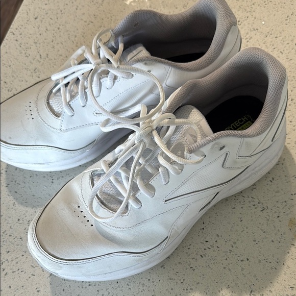 Reebok Men\'s White Athletic Shoes sz 10 1/2